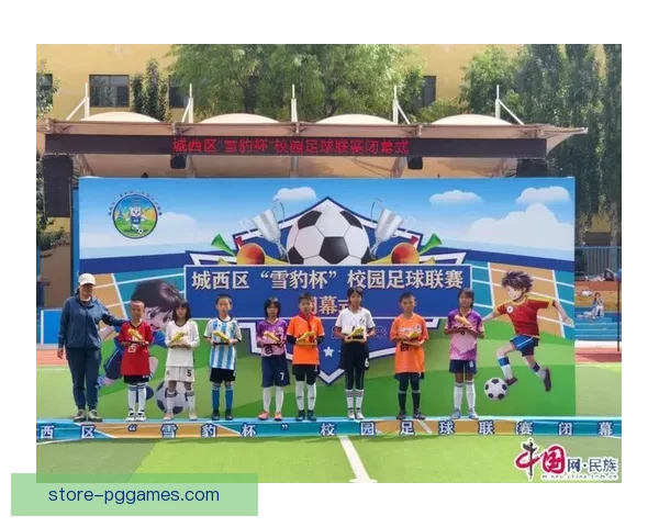 足球联赛：新赛季开启，谁将登上巅峰？